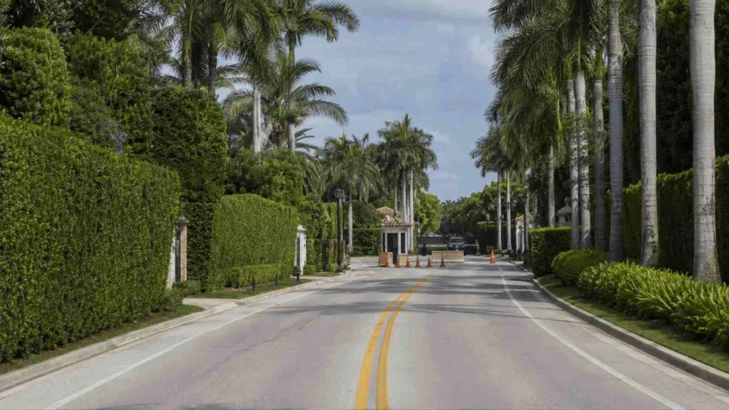 Palm Beach Island roadway affected by increased security operations and restricted access